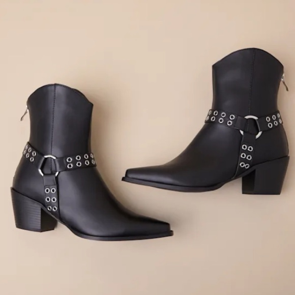 Women’s Black Booties Block Heel Silver Accents Chelsea Boot Size 8 Fall Boot - Picture 4 of 16